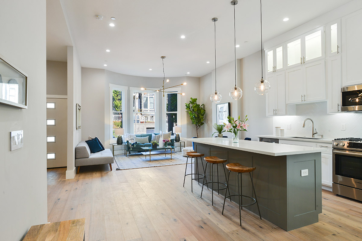 Beautifully renovated unit for co-owning